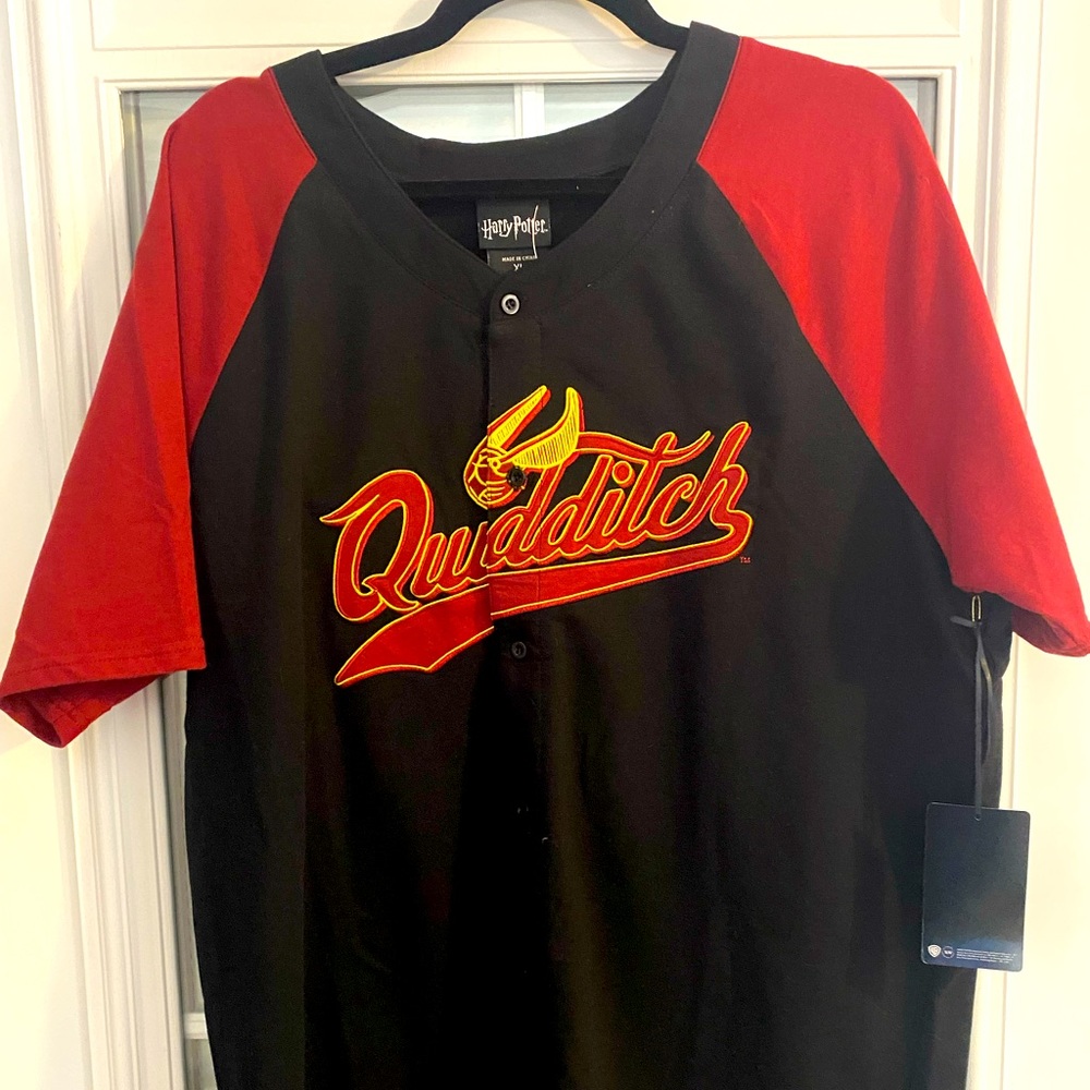 Brand: Harry Potter
Size: XL
Color: Black & Red
Condition: New W/ tags